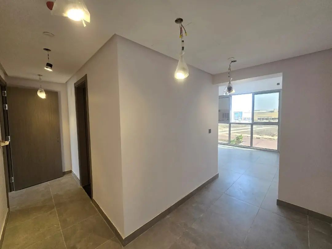 142 interior - entry hall