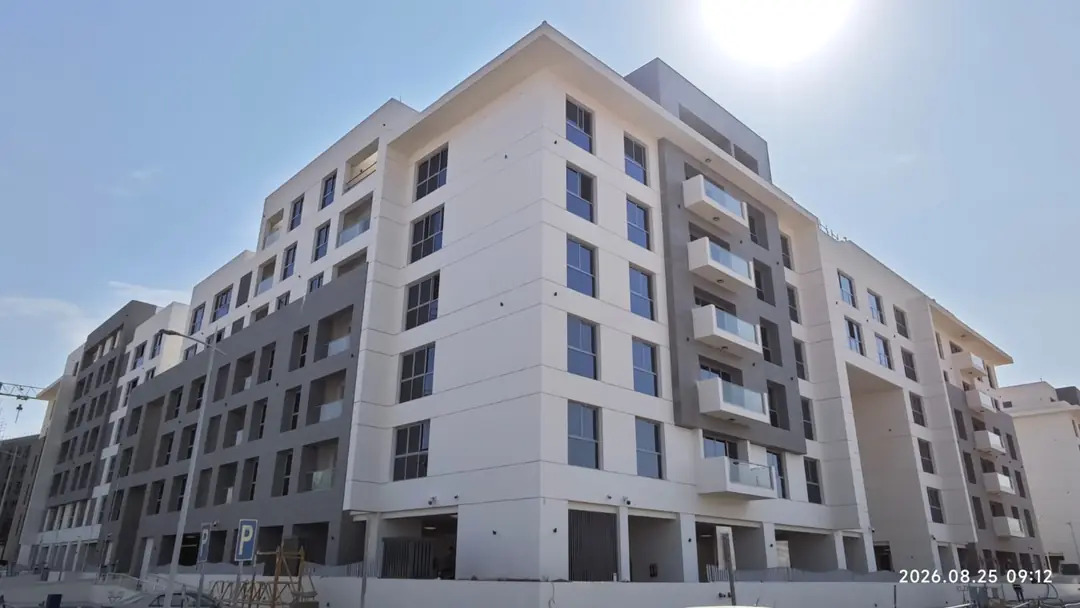 142 exterior view 3 - 25 Aug 2026